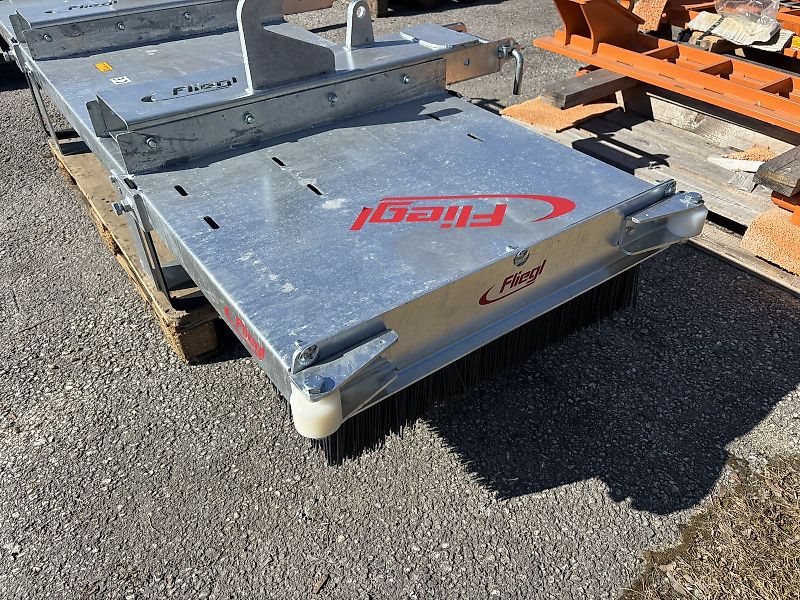 Fliegl Kehrbesen Löwe 2500mm