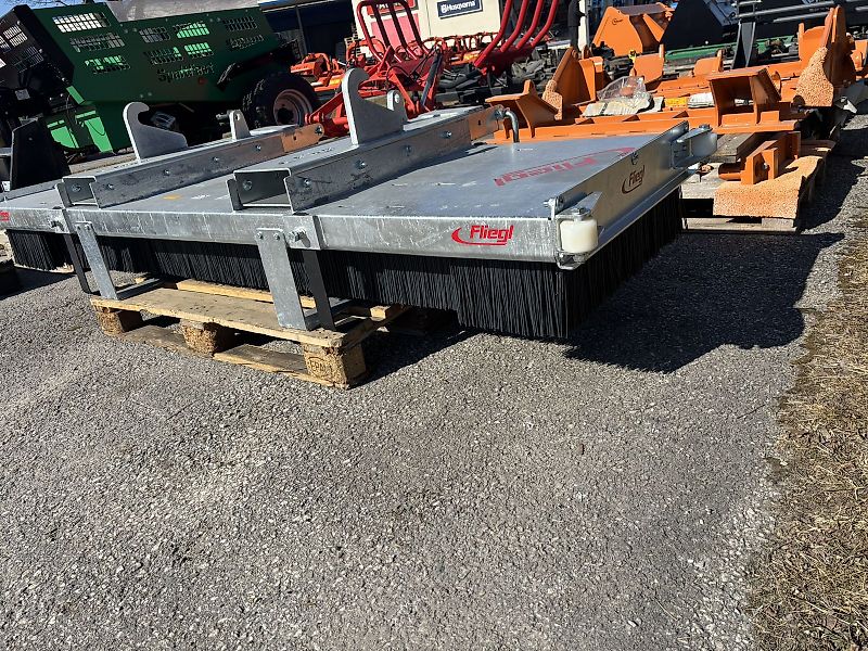 Fliegl Kehrbesen Löwe 2500mm