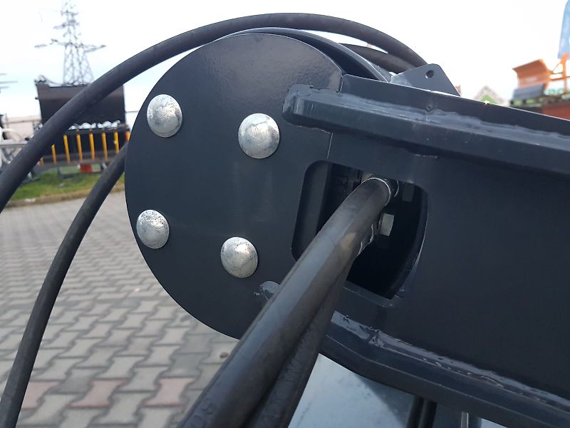 Top-Agro Volumenschaufel mit starre Fresswalze VSM15+HFX15