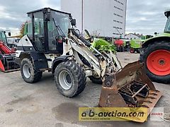 Caterpillar 908 inkl. Schaufel