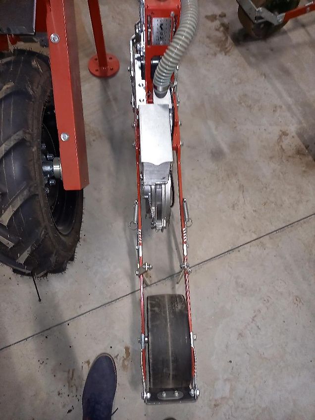 Agricola Italiana SN-2-130 , 4 x 2 Sähreihen