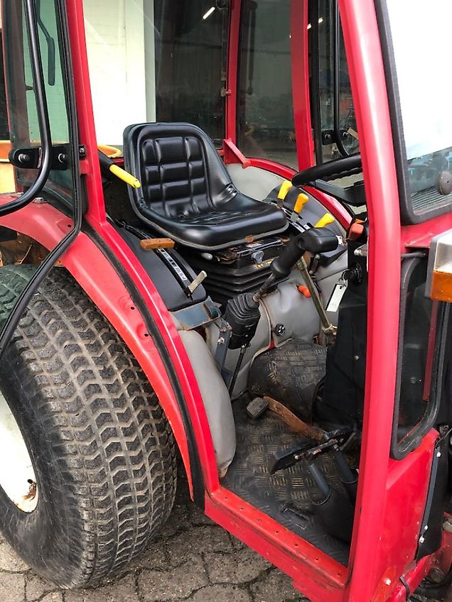 Shibaura Shibaura ST 330 HST Komunalschlepper Winterdienst Zubehör * 30 PS