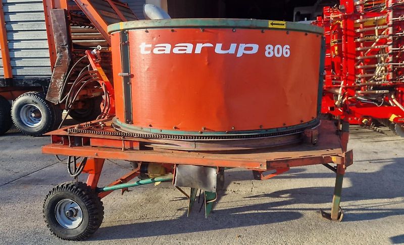 Kverneland Taarup 806