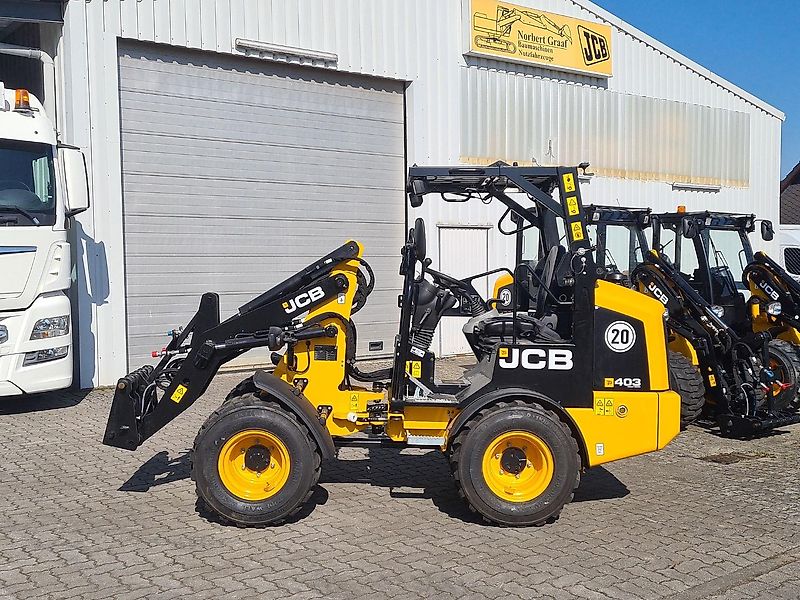 JCB 403 mit Klappdach