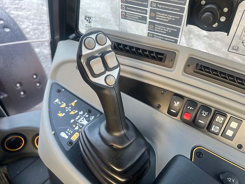 JCB 409 / Stage V, Takuu 12kk