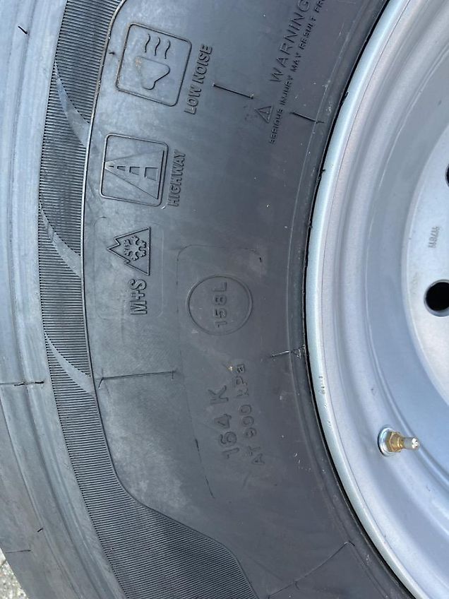 Strautmann - Knies - Kröger - Branter - Rudolph Kompletträder 385/65R24 NEU