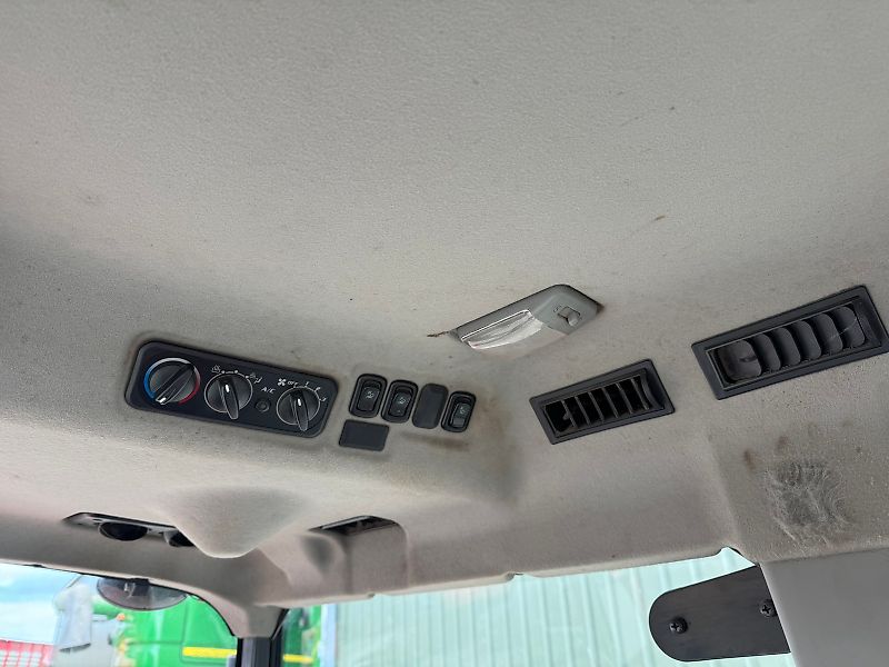 Kubota M8540 Narrow Half Track *85 HP*