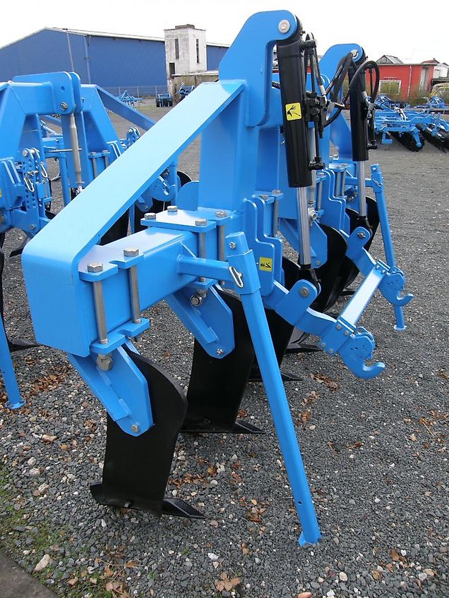 Bremer Maschinenbau Tiefenlockerer Parall PS 6 - für die flächige, nichtwendende Bodenlockerung bei Erhalt der bodenstruktur in allen Bodenschichten