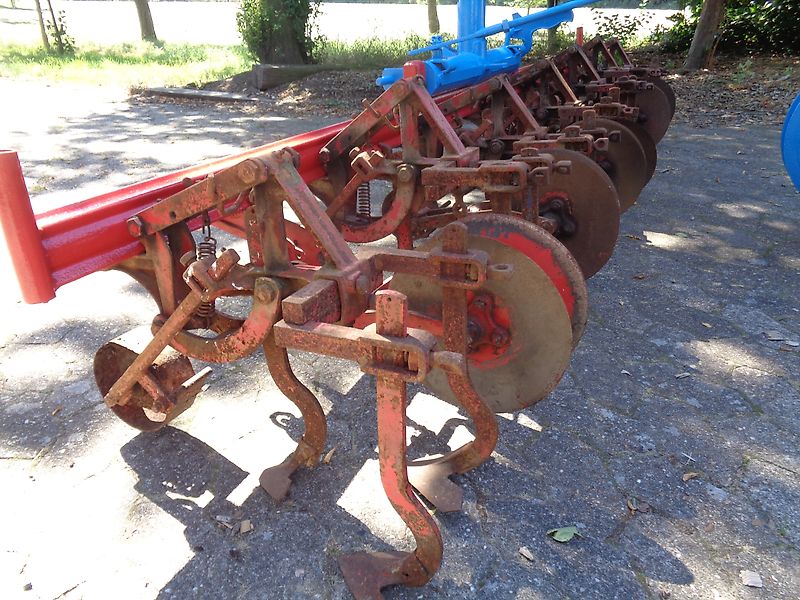 Rau Hackgerät 6 reihig mit Exaktsteuerung Hackschutzscheiben je Reihe 3 Hackschare alleArbeitswerkzeuge Stufenlos Verstellbar