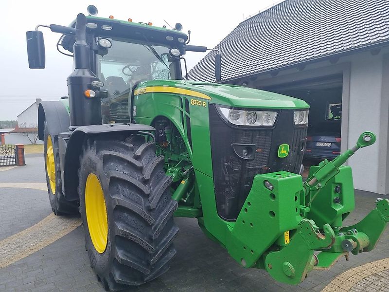 John Deere 8320R