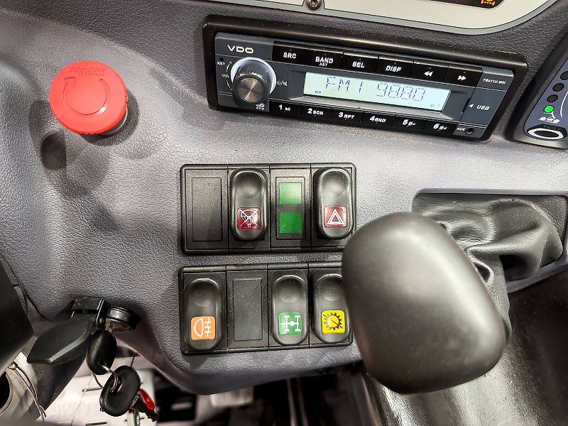 Manitou MT 933 telehandler, 9,1 m lifting hight 3,3 ton capacity, JSM Joystick, Deutz motor