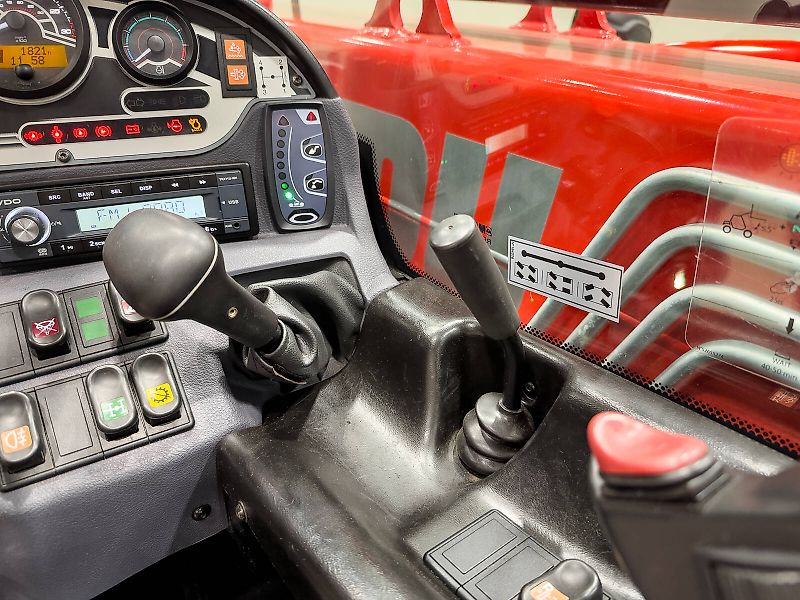 Manitou MT 933 telehandler, 9,1 m lifting hight 3,3 ton capacity, JSM Joystick, Deutz motor