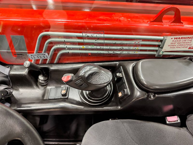 Manitou MT 933 telehandler, 9,1 m lifting hight 3,3 ton capacity, JSM Joystick, Deutz motor