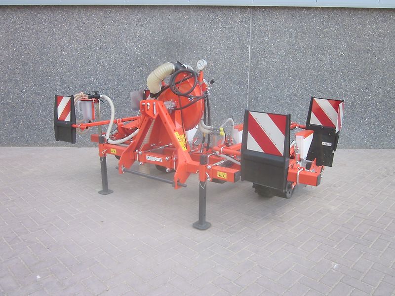 Kubota ZAAIMACHINE | VP 1300 - 4 X TWIN ZAAIRIJ | WORTELEN