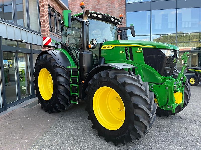 John Deere 6R250