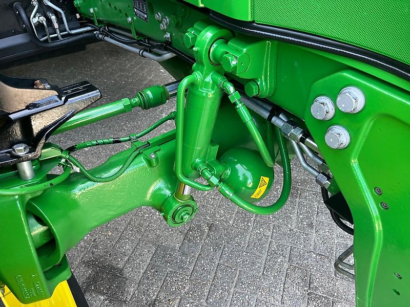John Deere 6R250