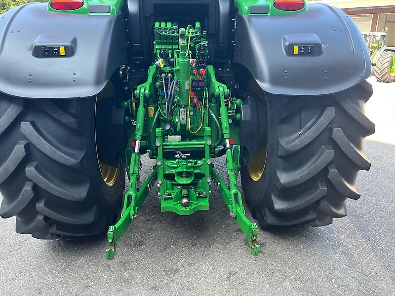 John Deere 6R250