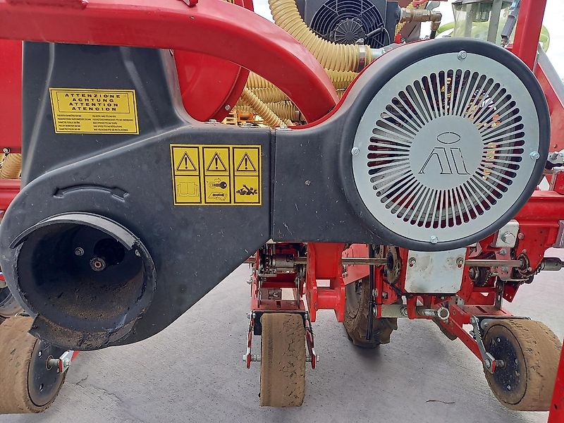Agricola Italiana SNT-2-290 ( mit Granulatstreuer )