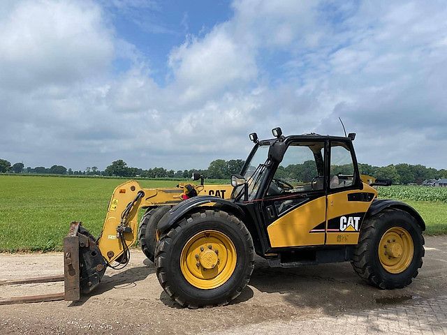 Caterpillar TH220B