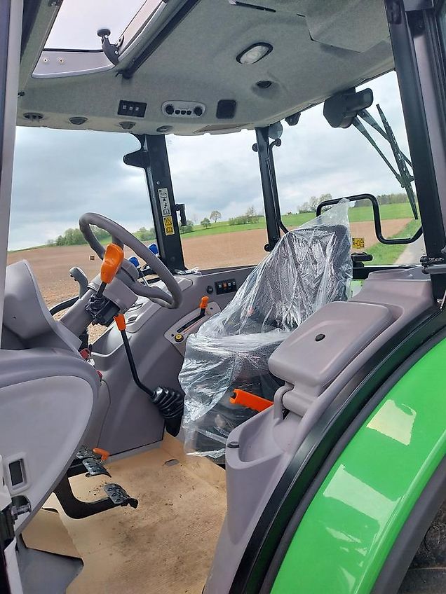 Deutz Fahr 5080 D Keyline mit Frontlader