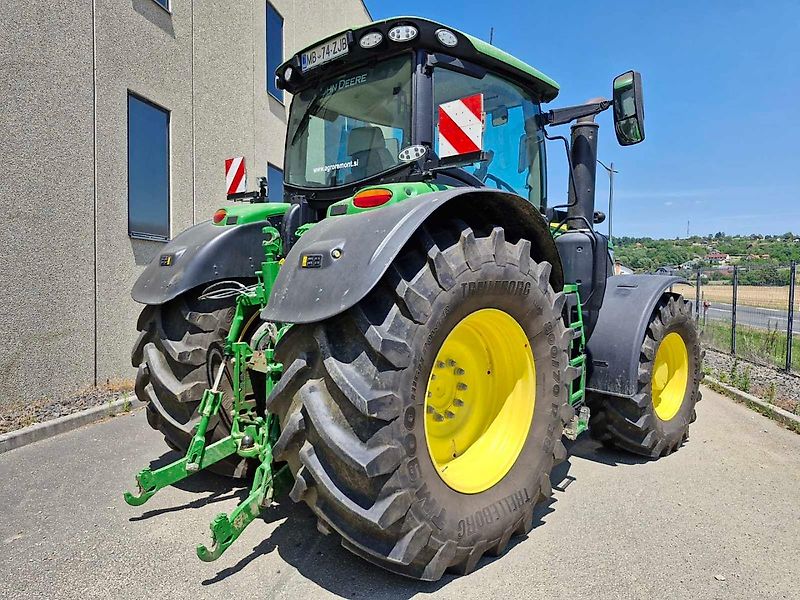 John Deere 6R 250