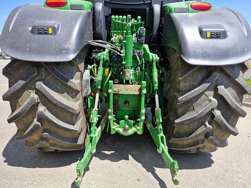 John Deere 6R 250