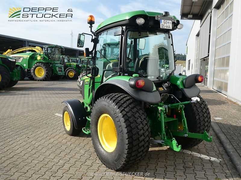 John Deere 4052R