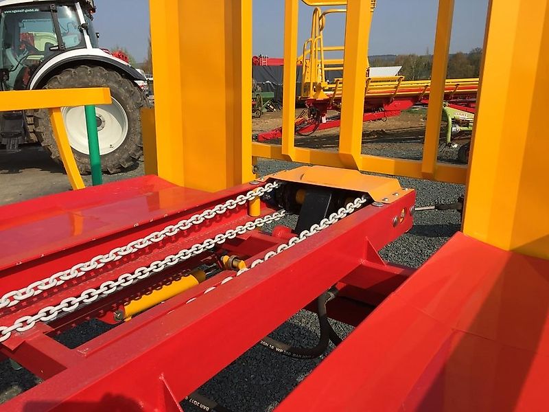 Kobzarenko Ballenwagen Selbstlader Typ PT-18 (für 18 Ballen)