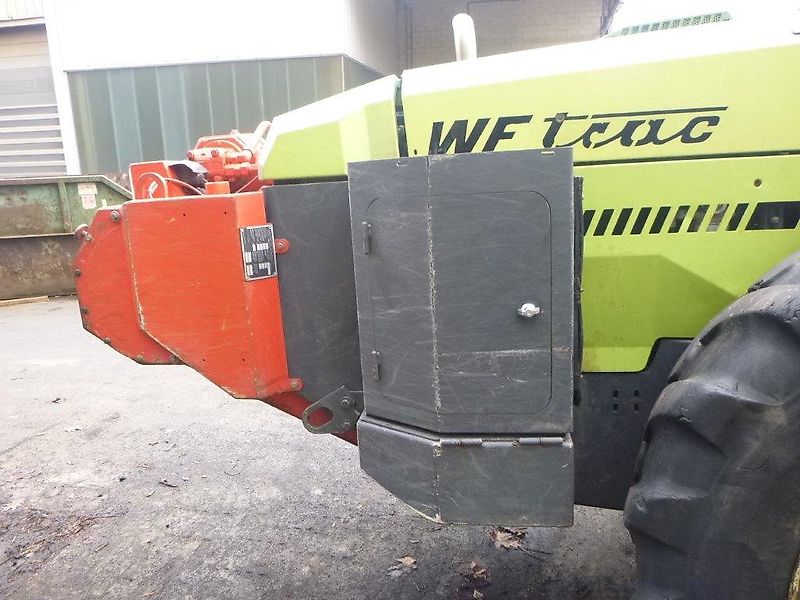 WF Trac 2460 4*4