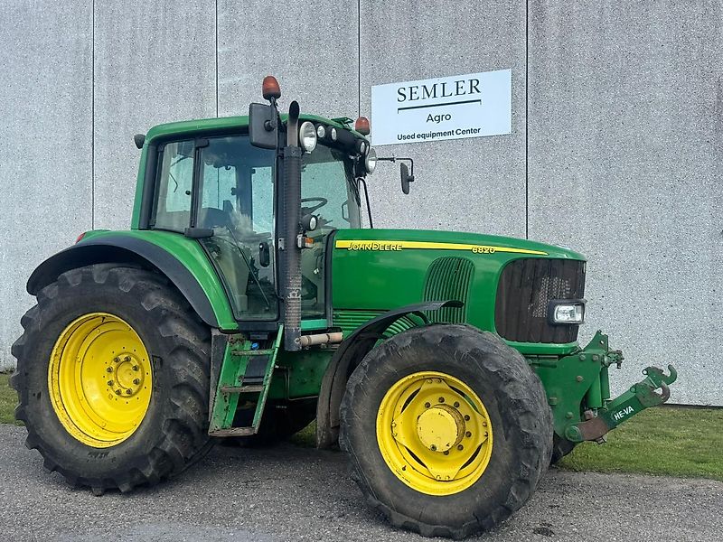 John Deere 6820