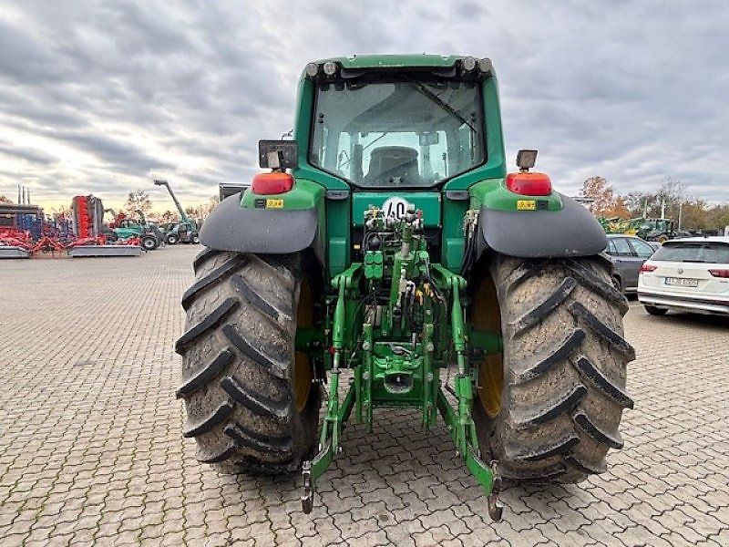 John Deere 6820