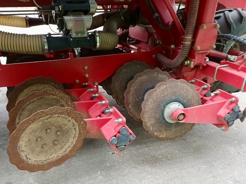 Kverneland Accord U-Drill 6000 Frontreifenpacker