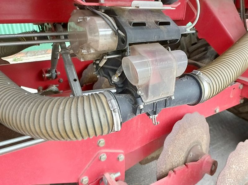 Kverneland Accord U-Drill 6000 Frontreifenpacker