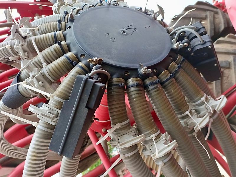 Kverneland Accord U-Drill 6000 Frontreifenpacker