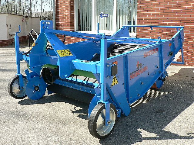 KRUKOWIAK Z -653 ; ; Arbeitsbreiten:1200mm; 1350mm; 1400mm; 1500mm; 1650mm ;1800mm; 2050mm; Verschiedene Aufnahmen! Vierkantrodewelle