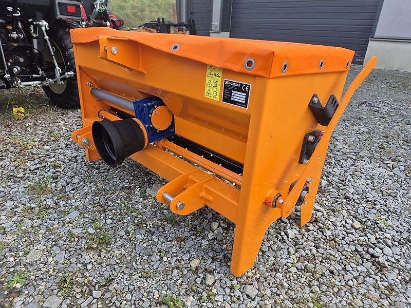 PADAGAS SP-240 Kastenstreuer Traktor Kubota Isek