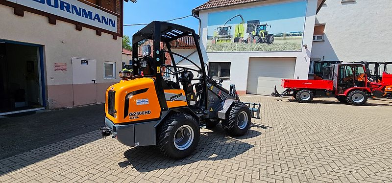 Giant G 2500 X-TRA HD Y, Kompaktradlader mit EURO-Aufnahme, 2,4t. Auch zur Miete!
