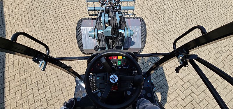 Giant G 2500 X-TRA HD Y, Kompaktradlader mit EURO-Aufnahme, 2,4t. Auch zur Miete!