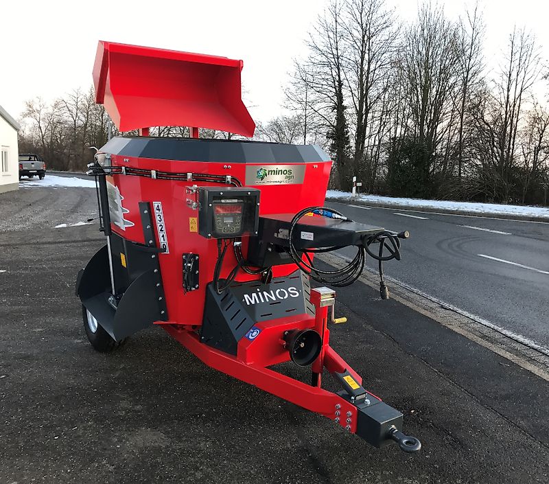 Minos Agri Futtermischwagen T-DYKM 2K