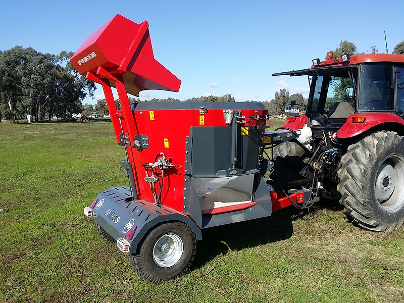 Minos Agri Futtermischwagen T-DYKM 2K