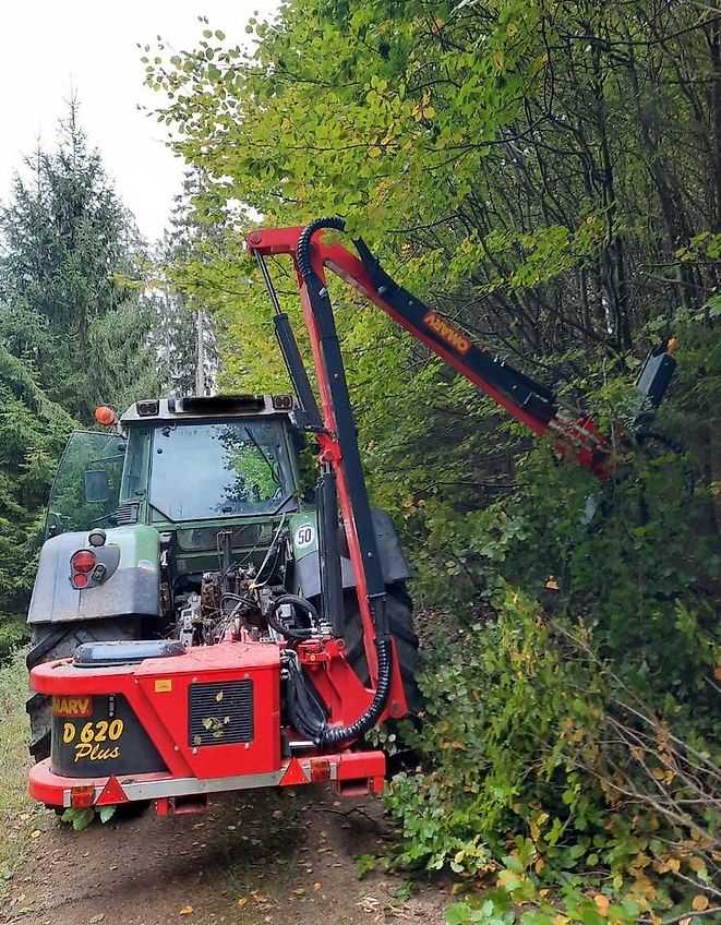 Omarv Böschungsmulcher Auslegemulcher Schlegelmulcher Mulcher