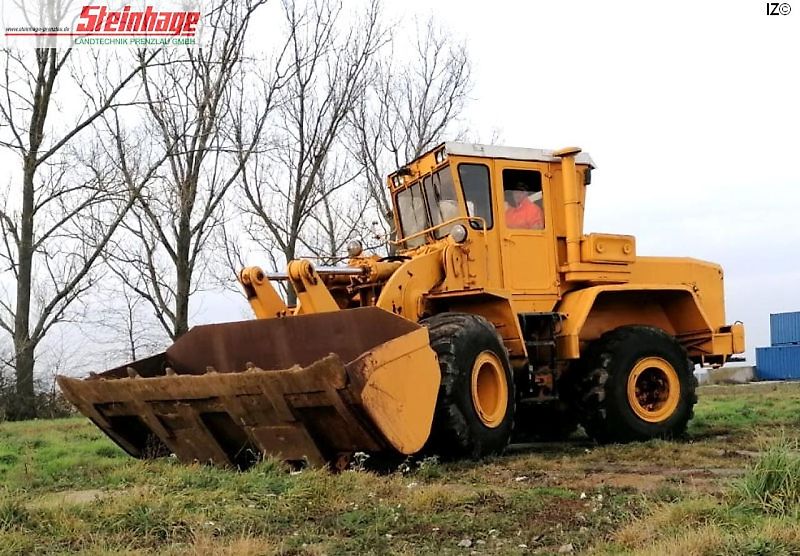 Kirovets K 702 Radlader