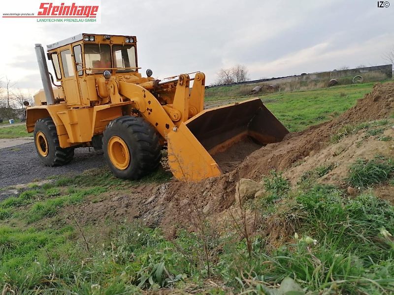 Kirovets K 702 Radlader