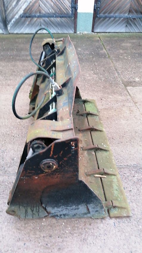 Unbekannt 4-in-1-Schaufel mit Bobcat-Aufnahme