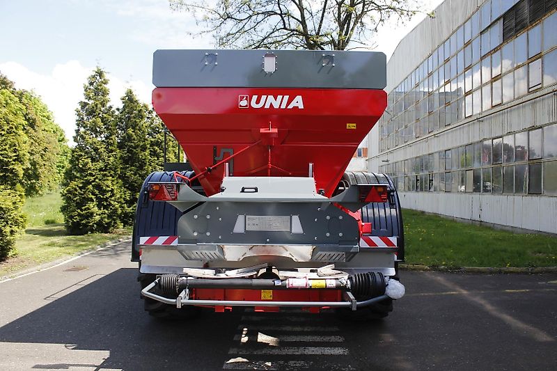 Unia RCW 120 Plus H Kalkstreuer Düngerstreuer 12000 L