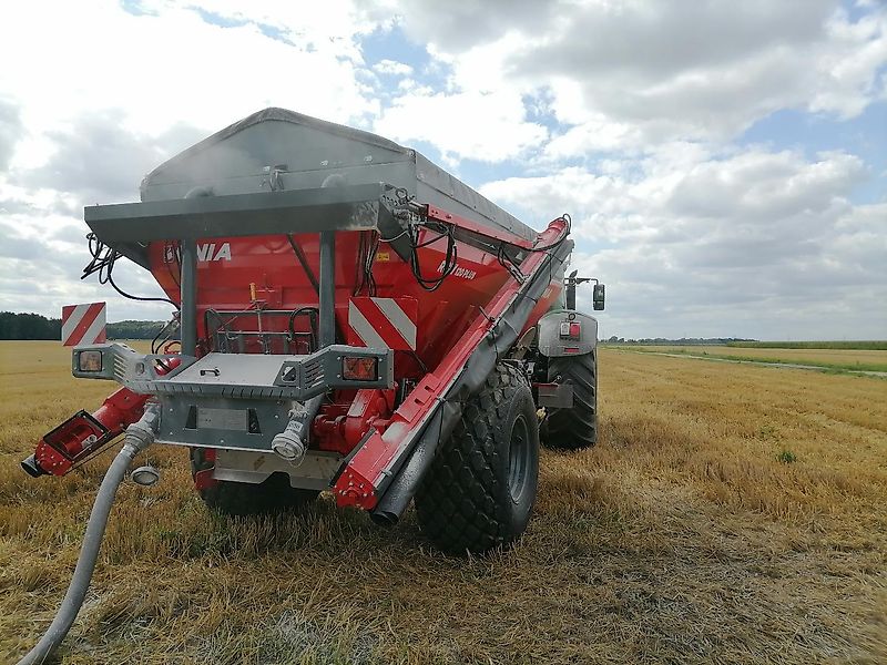 Unia RCW 120 Plus H Kalkstreuer Düngerstreuer 12000 L