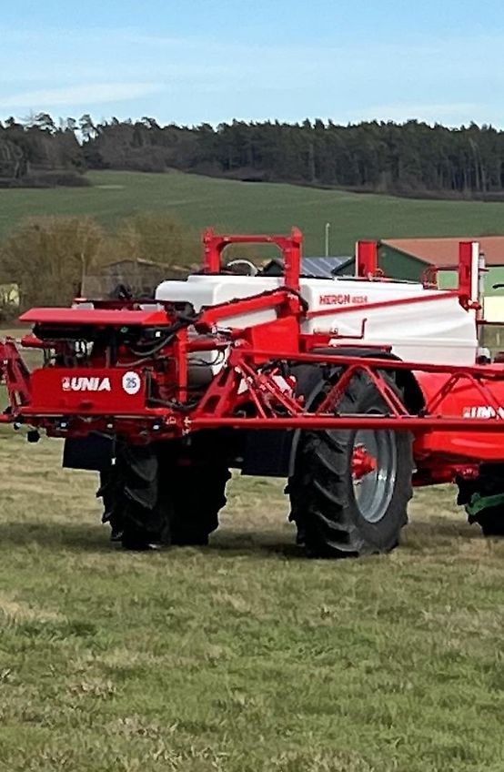Unia Heron 6030 Anhängespritze 6000 L 30 m Gestänge