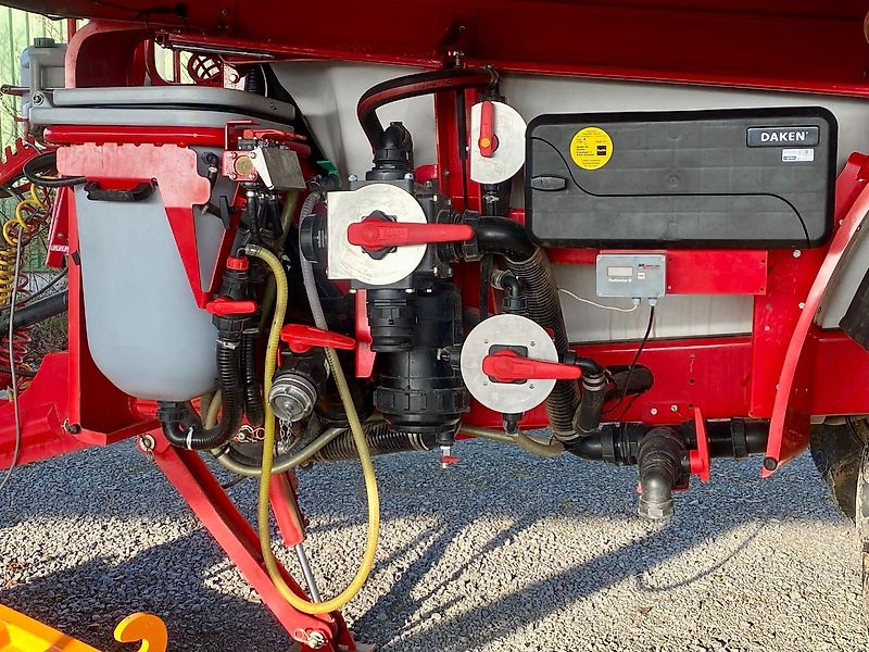 Unia Heron 6030 Anhängespritze 6000 L 30 m Gestänge