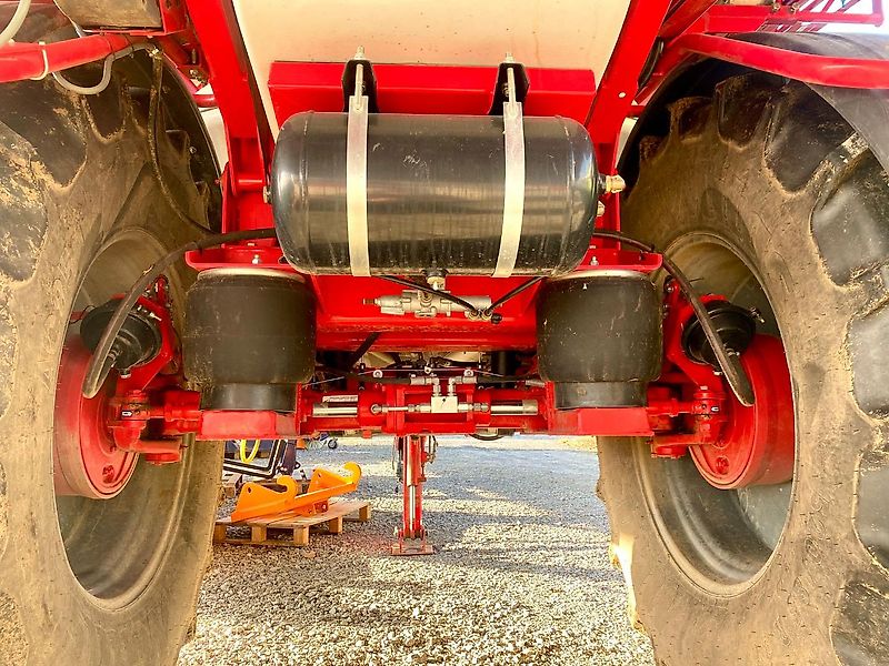 Unia Heron 6030 Anhängespritze 6000 L 30 m Gestänge