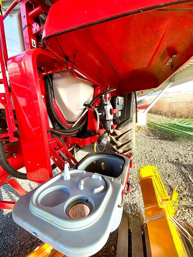 Unia Heron 6030 Anhängespritze 6000 L 30 m Gestänge